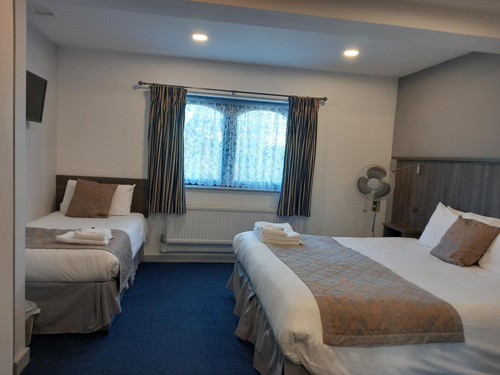 אשר Sandown Park Lodge מראה חיצוני תמונה