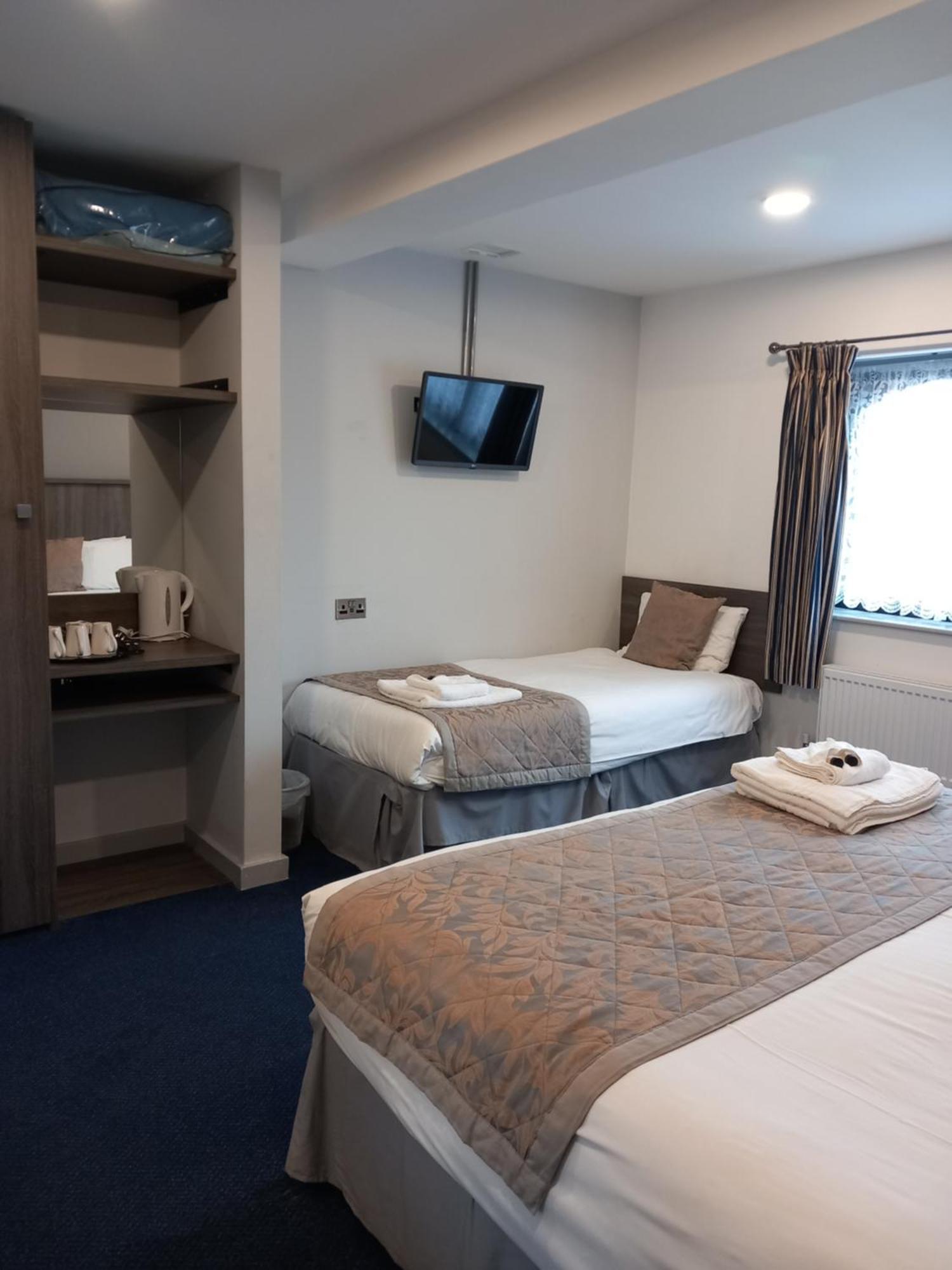 אשר Sandown Park Lodge מראה חיצוני תמונה