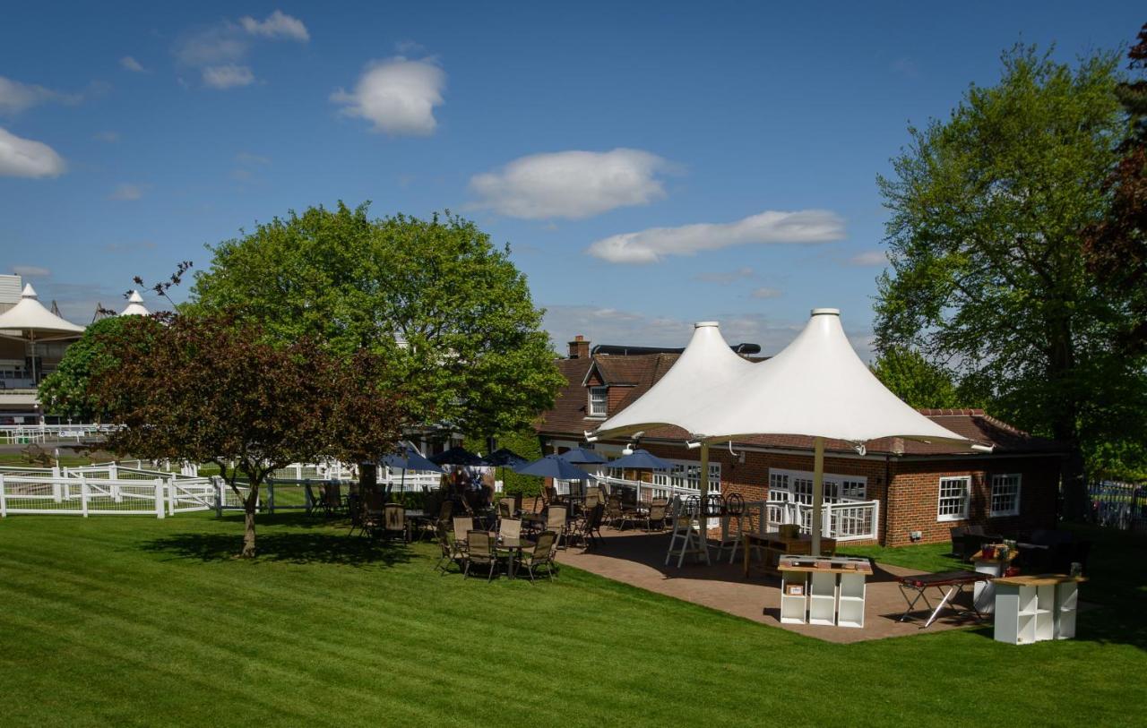 אשר Sandown Park Lodge מראה חיצוני תמונה